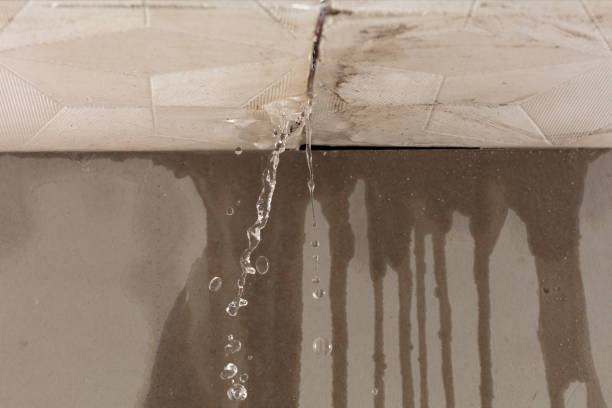Professional Water Extraction technician working in Oxford, KS